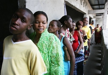 People line up for Congo vote 