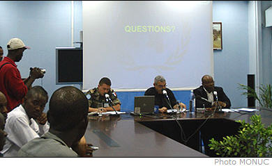 At its weekly press conference this Wednesday on 31October, 2007, MONUC declared that around 200 children are enrolled in the FARDC, particularly among brigades deployed to North Kivu. MONUC also indicated that the expulsions of Congolese citizens from Angola to Kasai Occidental continue.