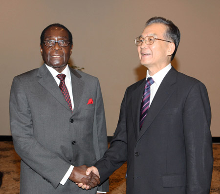Chinese Premier Wen Jiabao has met with several African leaders on the sidelines of the fourth ministerial meeting of the Forum on China-Africa Cooperation which opened on Sunday at this Egyptian tourist resort.