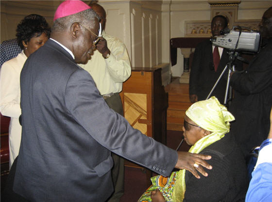 Mgr. Monsengwo rencontre la communauté congolaise de Washington,DC le 9.5.2006