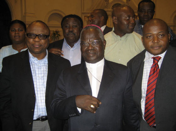 Mgr. Monsengwo rencontre la communaut congolaise de Washington,DC le 9.5.2006