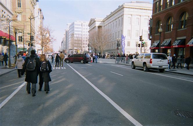 Ambiance dans les rues de Washington, DC, près de la Maison Blanche, quelques heures avant l'inauguration historique du Président Barack Obama.