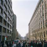 Une foule immense se dirige vers le National Mall  Washington, DC, pour assister  l'inau ...