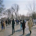 Les gens se dirigent vers le Washington Monument au National Mall à Washington, DC, pour a ...
