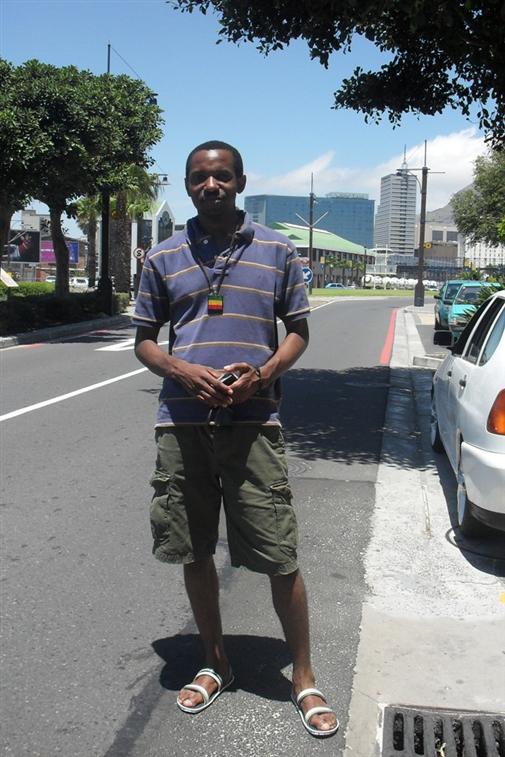 Cette carte a ete prise a cape town en afrique du sud par mon jeune cousin.frere et ami jeanguy kadika de kinshasa lors de son passage a cape town pour raison des vacances.c etait juste la porte d'entree de mon boulot a water front.