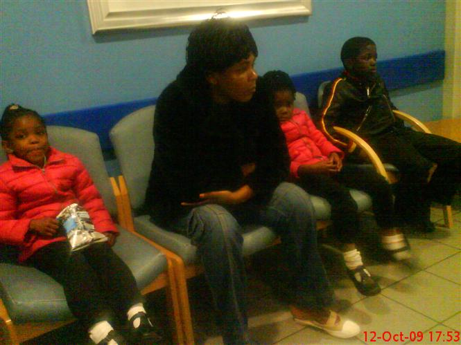 Mwabuyi, Martha, Deborah, Ousmane at hull hospital in uk